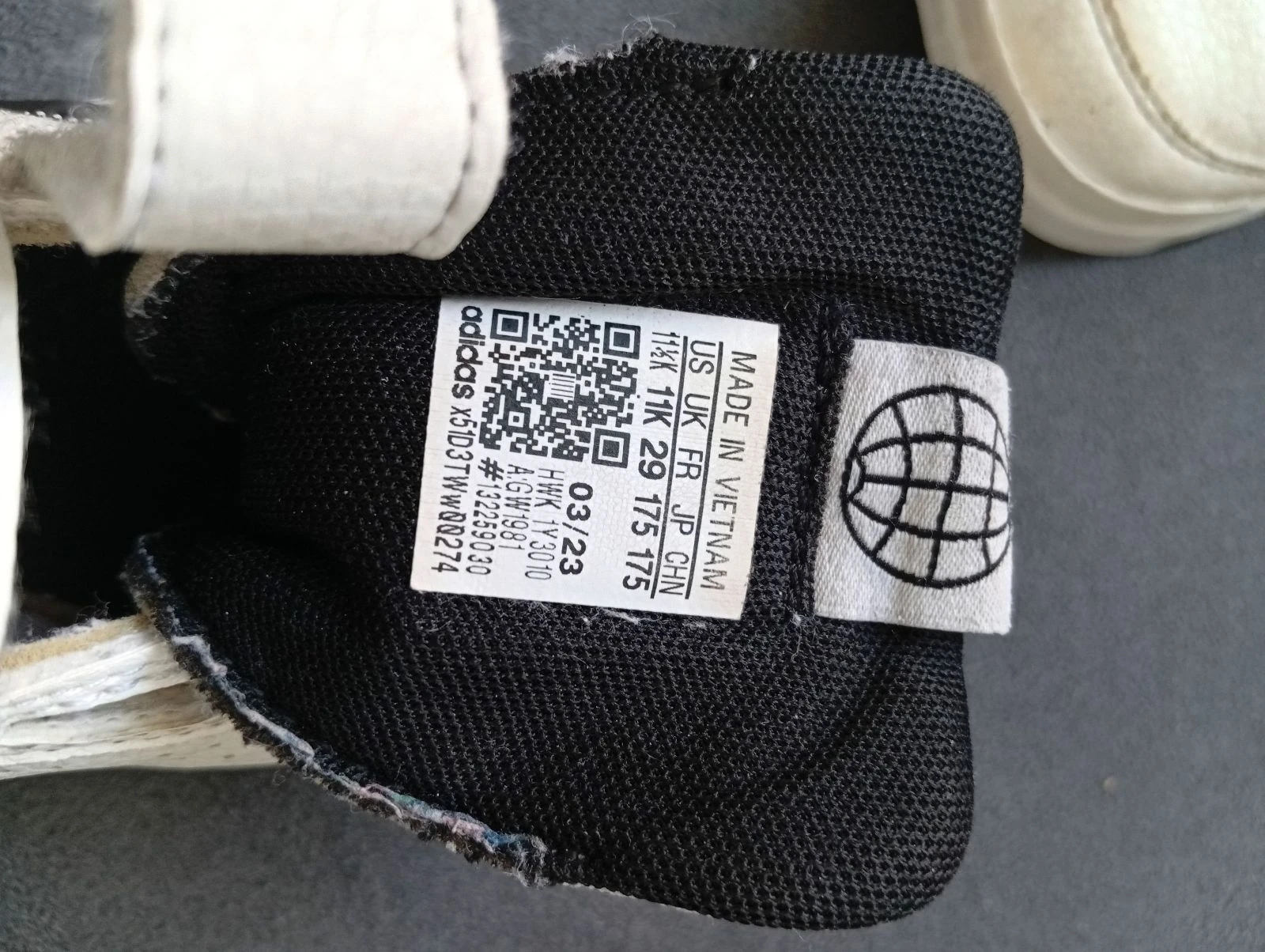 Tênis Adidas infantil brancos e pretos - Tamanho 29 - Com velcro – photo 12